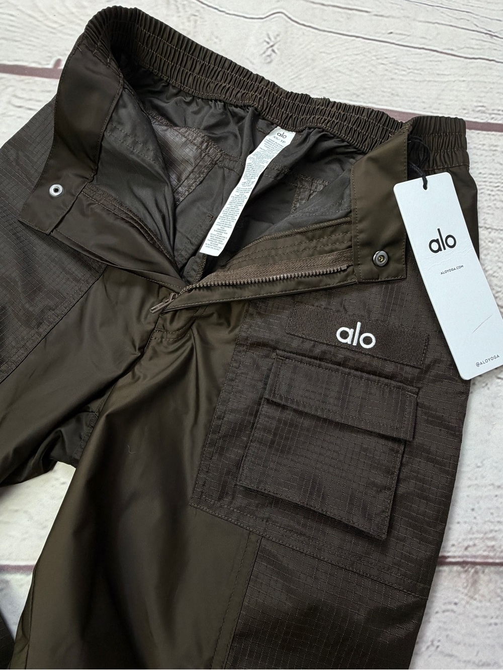 ALO YOGA Blaze espresso brown utility trouser cargo pants NEW, size XS - Picture 4 of 15